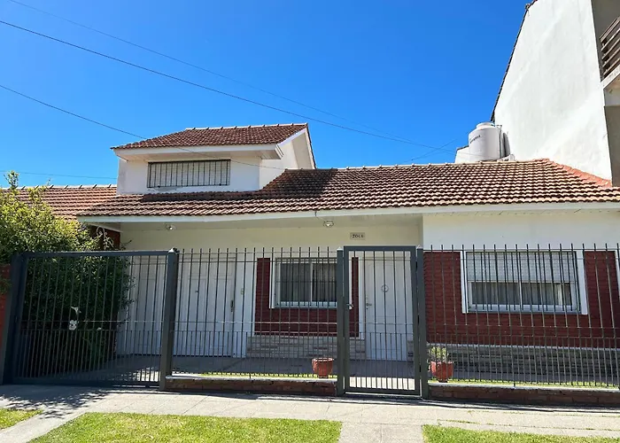 Casa En Mar Del Plata A Dos Cuadras Del Mar Con Cochera Privada