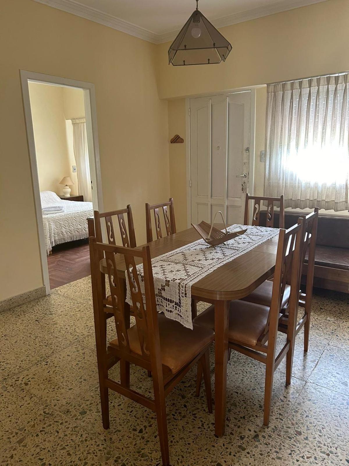 Casa En A Dos Cuadras Del Mar Con Cochera Privada Сasa de vacaciones *